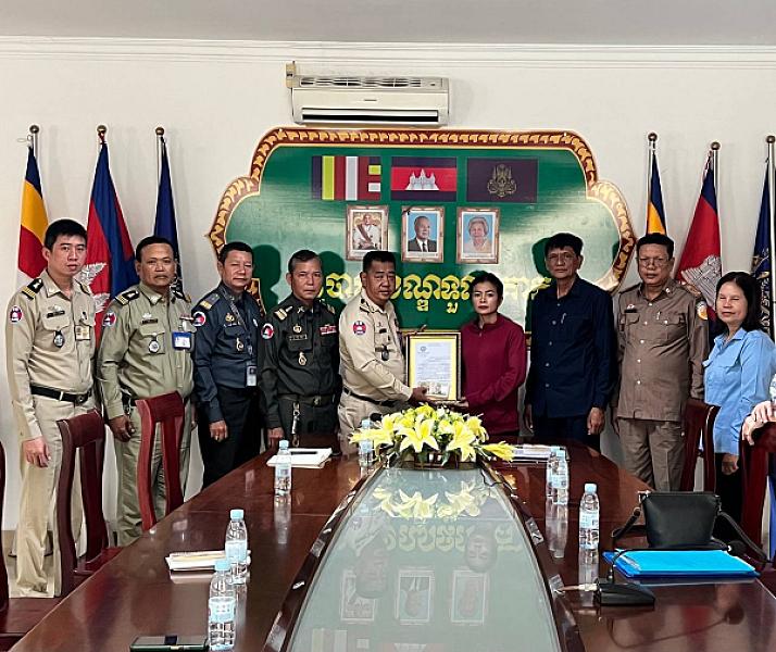 គណៈកម្មាធិការសមាគមអតីតយុទ្ធជនកម្ពុជារាជធានីភ្នំពេញ បានចុះសួរសុខទុក្ខប្រគល់ថវិកាបេឡាមរណសង្គ្រោះ ជូនគ្រួសារសពសមាជិកសមាគមចំនួន ១០គ្រួសារ - Image 2