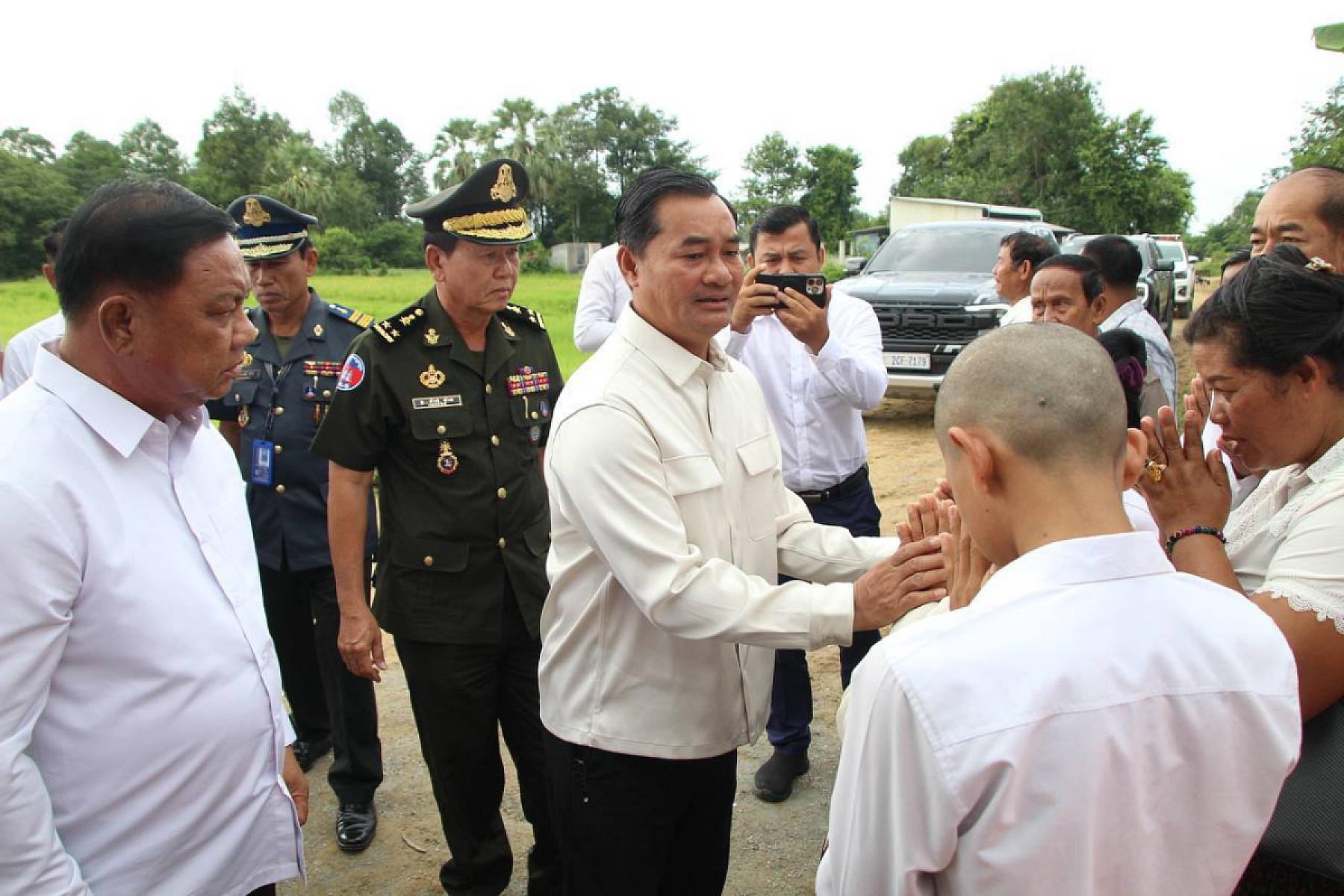 ឯកឧត្តមបណ្ឌិត ជាម ច័ន្ទសោភ័ណ ចូលរួមបុណ្យសពលោកព្រឹន្ទបាលឯក ណៃ ចន្នី 