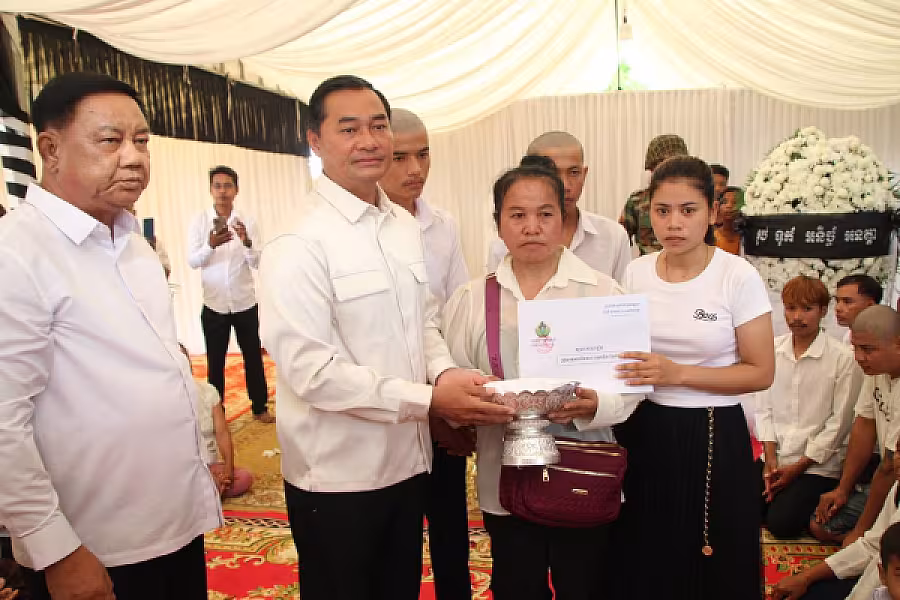 ឯកឧត្តមបណ្ឌិត ជាម ច័ន្ទសោភ័ណ ចូលរួមបុណ្យសពលោកព្រឹន្ទបាលឯក ណៃ ចន្នី  - Image 2