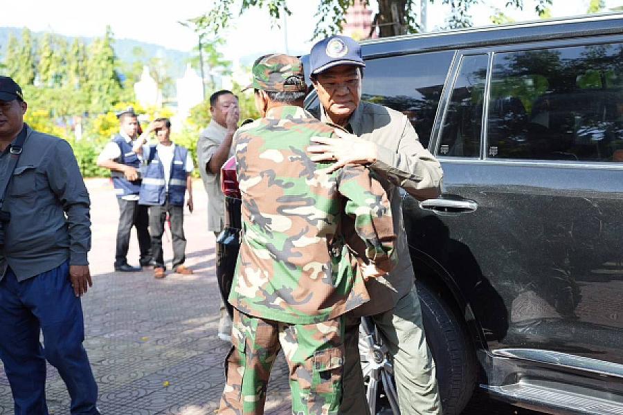 អំណោយរបស់សម្តេចបវរធិបតី ហ៊ុន ម៉ាណែត និងលោកជំទាវបណ្ឌិត ត្រូវបានឯកឧត្តម នូ ស៊ីថា នាំយកទៅប្រគល់ជូនវីរកងទ័ព នៅខេត្តប៉ៃលិន