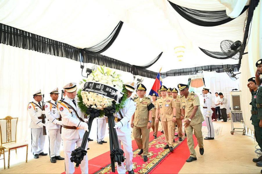  ឧត្តមសេនីយ៍ទោ ស៊ុយ សុគន្ធា បានដឹកនាំប្រតិភូគោរពវិញ្ញាណក្ខន្ធសព វរសេនីយ៍ត្រី លៀម សំពៅមាស - Image 9