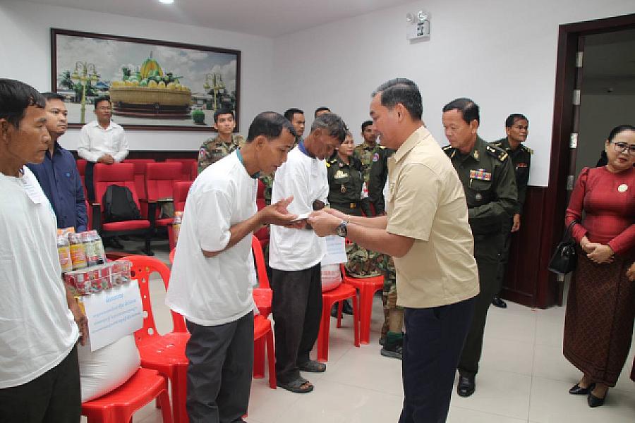 សមាគមអតីតយុទ្ធជនខេត្តកំពង់ស្ពឺ បានរៀបចំពិធីអបអរសាទរខួបលើកទី ១៨ ទិវាអតីតយុទ្ធជន - Image 5