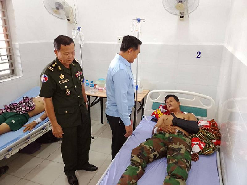 ឯកឧត្តម បណ្ឌិត ជាម ច័ន្ទសោភ័ណ ចុះសួរសុខទុក្ខ វីរយុទ្ធជនឈ្មោះ ព្រឹន្ទបាលទោ វ៉ិត សុខនឿន - Image 2