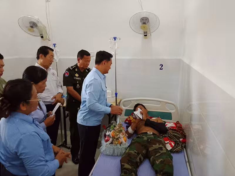 ឯកឧត្តម បណ្ឌិត ជាម ច័ន្ទសោភ័ណ ចុះសួរសុខទុក្ខ វីរយុទ្ធជនឈ្មោះ ព្រឹន្ទបាលទោ វ៉ិត សុខនឿន - Image 4