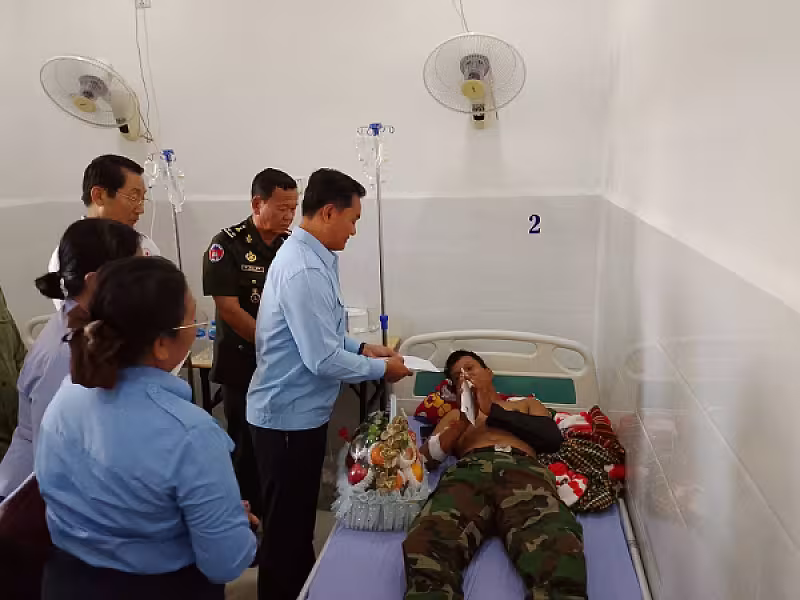 ឯកឧត្តម បណ្ឌិត ជាម ច័ន្ទសោភ័ណ ចុះសួរសុខទុក្ខ វីរយុទ្ធជនឈ្មោះ ព្រឹន្ទបាលទោ វ៉ិត សុខនឿន - Image 5