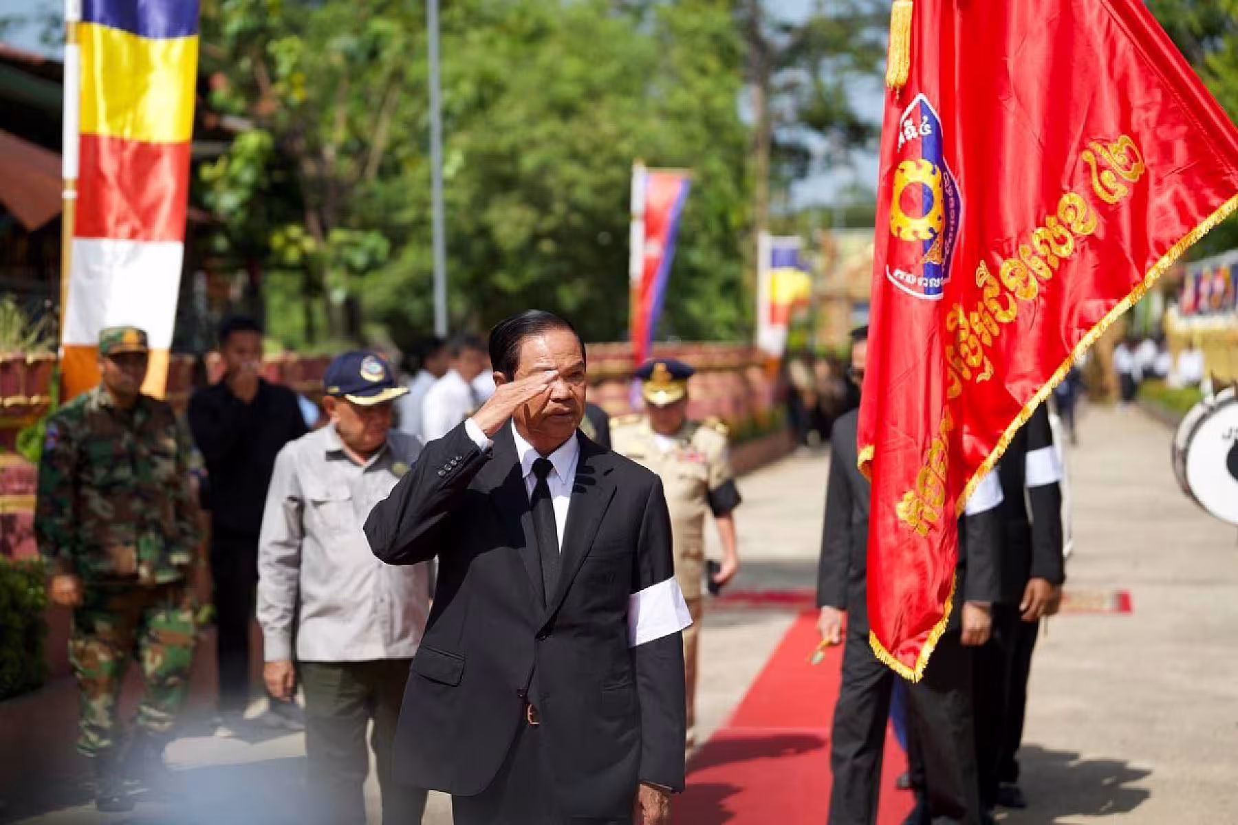 ឯកឧត្តម ទេសរដ្ឋមន្ត្រី គន់ គីម នាំយកថវិការបស់សម្តេចធិបតី ហ៊ុន ម៉ាណែត ប្រគល់ជូនវីរកងទ័ពពលី ចំនួន៤រូប នៅខេត្តឧត្តរមានជ័យ