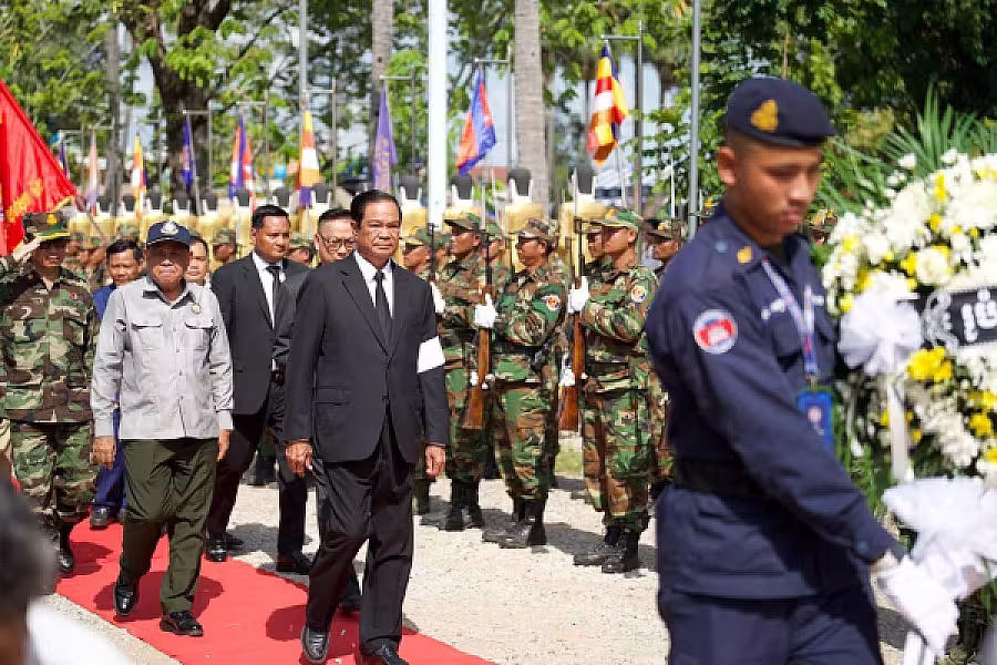 ឯកឧត្តម ទេសរដ្ឋមន្ត្រី គន់ គីម នាំយកថវិការបស់សម្តេចធិបតី ហ៊ុន ម៉ាណែត ប្រគល់ជូនវីរកងទ័ពពលី ចំនួន៤រូប នៅខេត្តឧត្តរមានជ័យ - Image 4