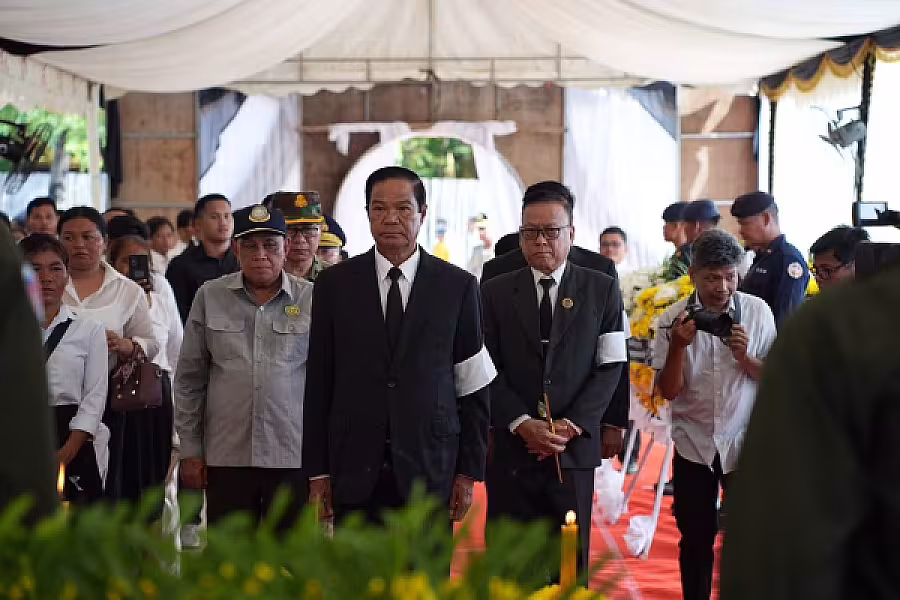 ឯកឧត្តម ទេសរដ្ឋមន្ត្រី គន់ គីម នាំយកថវិការបស់សម្តេចធិបតី ហ៊ុន ម៉ាណែត ប្រគល់ជូនវីរកងទ័ពពលី ចំនួន៤រូប នៅខេត្តឧត្តរមានជ័យ - Image 6