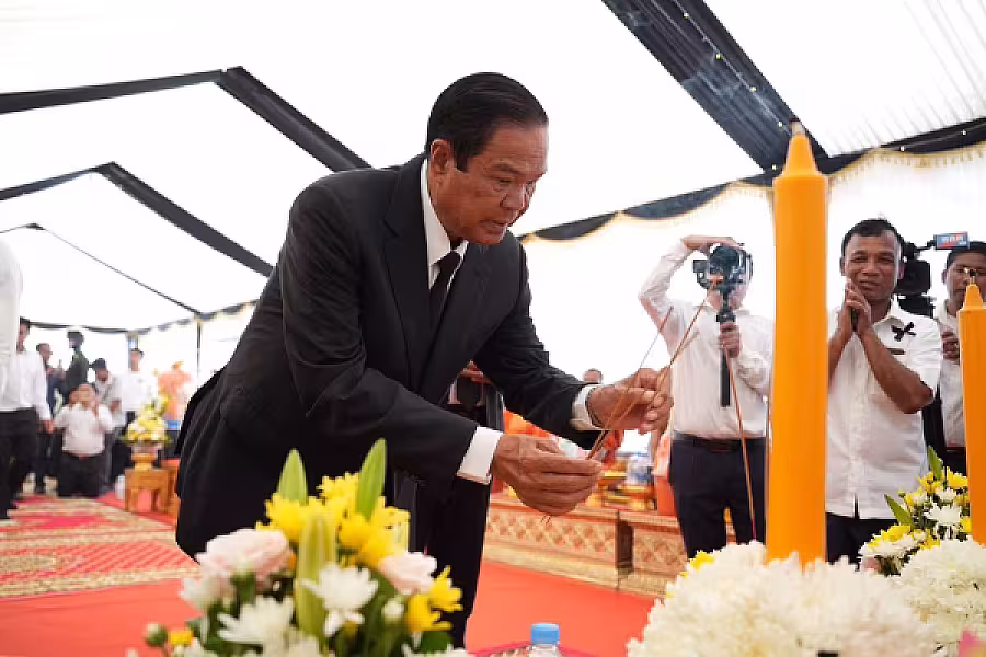 ឯកឧត្តម ទេសរដ្ឋមន្ត្រី គន់ គីម នាំយកថវិការបស់សម្តេចធិបតី ហ៊ុន ម៉ាណែត ប្រគល់ជូនវីរកងទ័ពពលី ចំនួន៤រូប នៅខេត្តឧត្តរមានជ័យ - Image 8