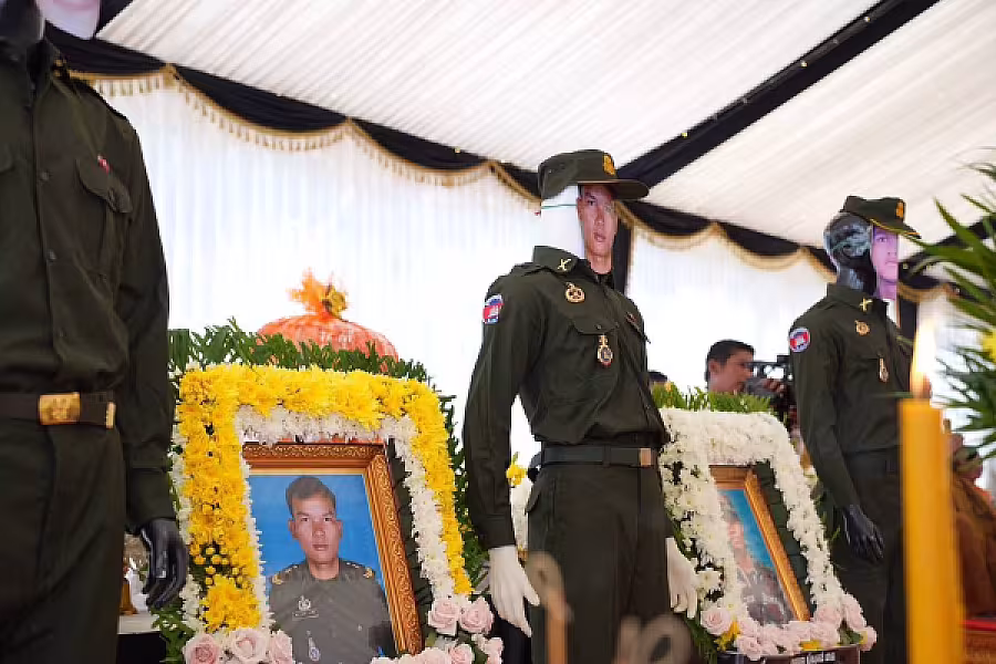 ឯកឧត្តម ទេសរដ្ឋមន្ត្រី គន់ គីម នាំយកថវិការបស់សម្តេចធិបតី ហ៊ុន ម៉ាណែត ប្រគល់ជូនវីរកងទ័ពពលី ចំនួន៤រូប នៅខេត្តឧត្តរមានជ័យ - Image 9