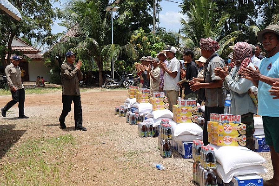 គ្រួសារកងទ័ព និងគ្រួសារអតីតយុទ្ធជន ចំនួន ១ពាន់គ្រួសារ ទទួលបានអំណោយរបស់សម្តេចកិត្តិព្រឹទ្ធបណ្ឌិត ប៊ុន រ៉ានី ហ៊ុន សែន 