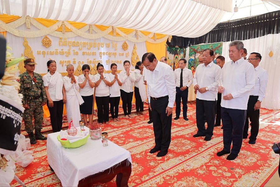 ឯកឧត្តម ប្រាក់ សុខុន បានអញ្ជើញចូលរួមបុណ្យគម្រប់ខួប៧ថ្ងៃរបស់លោកព្រឹន្ទបាលទោ រិន វាសនា - Image 4