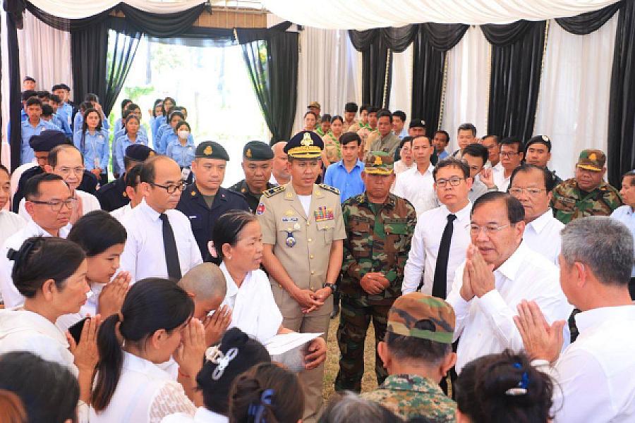 ឯកឧត្តម ប្រាក់ សុខុន បានអញ្ជើញចូលរួមបុណ្យគម្រប់ខួប៧ថ្ងៃរបស់លោកព្រឹន្ទបាលទោ រិន វាសនា - Image 8