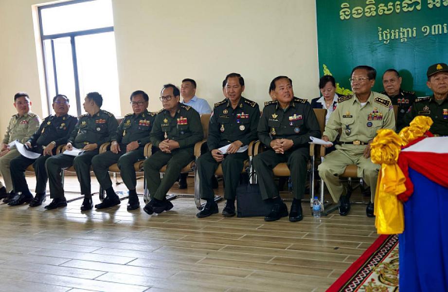 ឯកឧត្តមកិត្តិសង្គហបណ្ឌិត គន់ គីម បានអញ្ជើញជាអធិបតីភាពដឹកនាំកិច្ចប្រជុំបូកសរុបលទ្ធផលការងារឆមាសទី១ ឆ្នាំ២០២៥ - Image 7