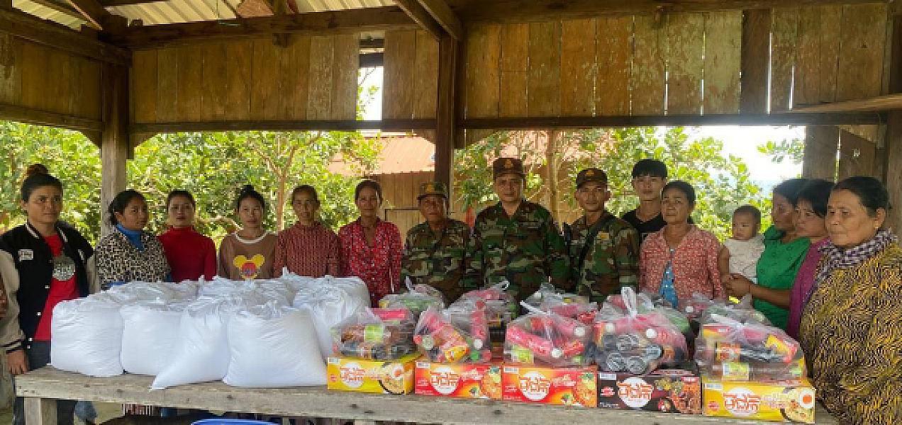 សមាជិកអតីតយុទ្ធជនកម្ពុជាមានជីវភាពខ្វះខាតចំនួន២០គ្រួសារក្នុងខេត្តកោះកុង ទទួលបានអំណោយដ៏ថ្លៃថ្លារបស់សម្តេចធិបតី - Image 3