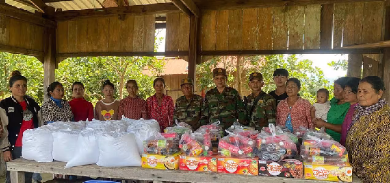 សមាជិកអតីតយុទ្ធជនកម្ពុជាមានជីវភាពខ្វះខាតចំនួន២០គ្រួសារក្នុងខេត្តកោះកុង ទទួលបានអំណោយដ៏ថ្លៃថ្លារបស់សម្តេចធិបតី - Image 3