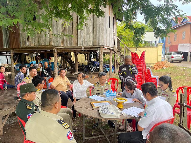  ស.អ.ក. ខេត្តក្រចេះ នាំយកថវិកាបេឡាមរណសង្គ្រោះជូនគ្រួសារអតីតយុទ្ធជន មួយគ្រួសារ  - Image 4