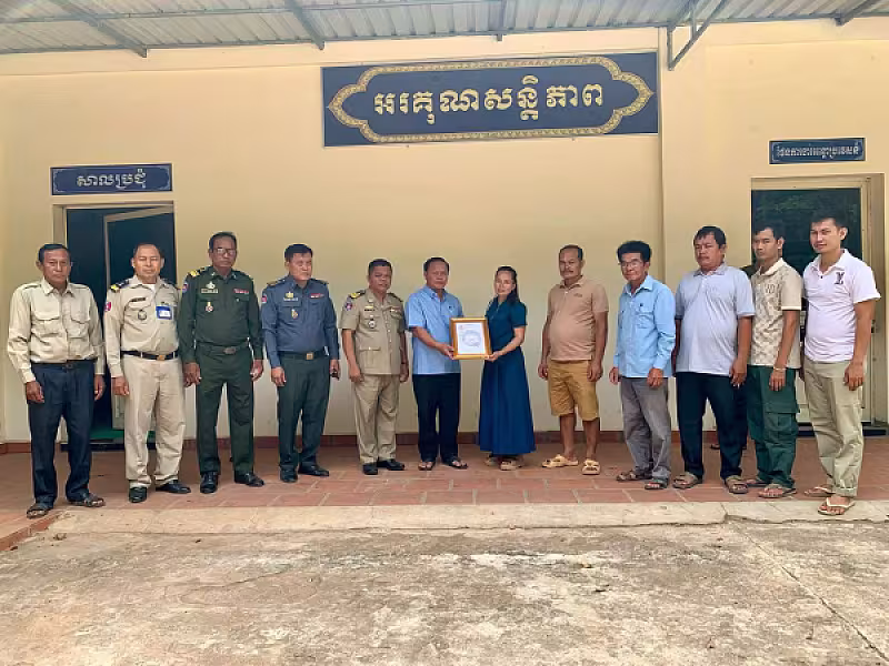 ស.អ.ក ខេត្តកំពង់ចាម នាំយកថវិកាបេឡាមរណសង្គ្រោះជូនគ្រួសារអតីតយុទ្ធជន មួយគ្រួសារ