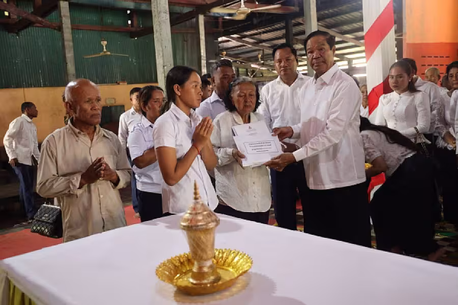 ឯកឧត្តម គន់ គីម អញ្ជើញនាំយកថវិការបស់សម្តេចធិបតី ហ៊ុន ម៉ាណែត ជូនគ្រួសារសពយុទ្ធជនពលី  - Image 2