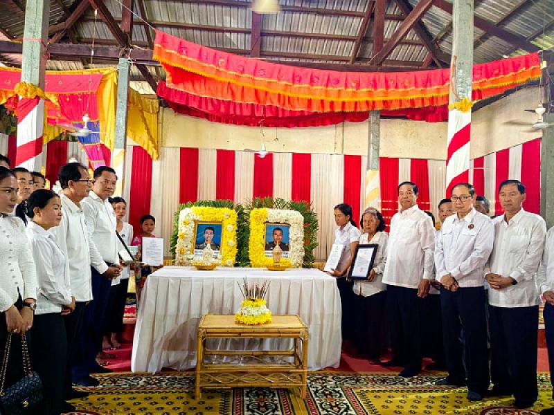 ឯកឧត្តម គន់ គីម អញ្ជើញនាំយកថវិការបស់សម្តេចធិបតី ហ៊ុន ម៉ាណែត ជូនគ្រួសារសពយុទ្ធជនពលី  - Image 11