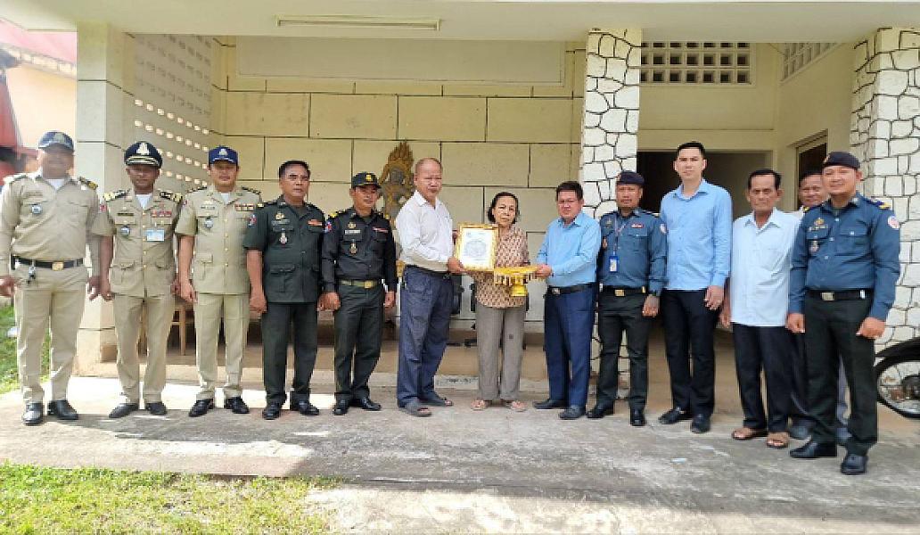 ស.អ.ក ខេត្តកំពត នាំយកថវិកាបេឡាមរណសង្រ្គោះជូនគ្រួសារ សពអតីតយុទ្ធជន២គ្រួសារ  - Image 2