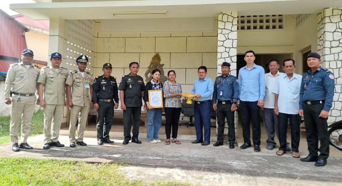 ស.អ.ក ខេត្តកំពត នាំយកថវិកាបេឡាមរណសង្រ្គោះជូនគ្រួសារ សពអតីតយុទ្ធជន២គ្រួសារ  - Image 3