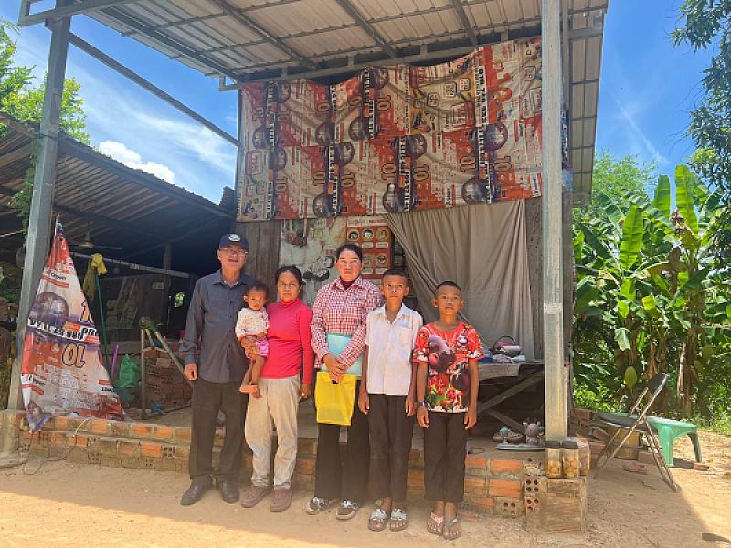 សម្តេចកិត្តិព្រឹទ្ធបណ្ឌិត ប៊ុន រ៉ានី ហ៊ុនសែន បានផ្តល់ការសាងសង់ផ្ទះ១ខ្នង ជូនយុទ្ធជនសមរភូមិមុខដែលជួបការលំបាក