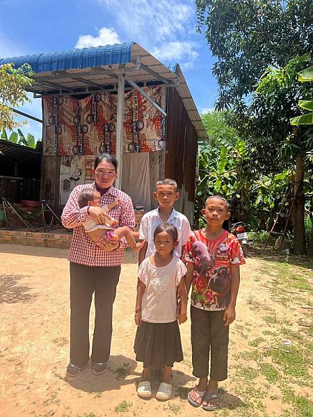 សម្តេចកិត្តិព្រឹទ្ធបណ្ឌិត ប៊ុន រ៉ានី ហ៊ុនសែន បានផ្តល់ការសាងសង់ផ្ទះ១ខ្នង ជូនយុទ្ធជនសមរភូមិមុខដែលជួបការលំបាក - Image 7