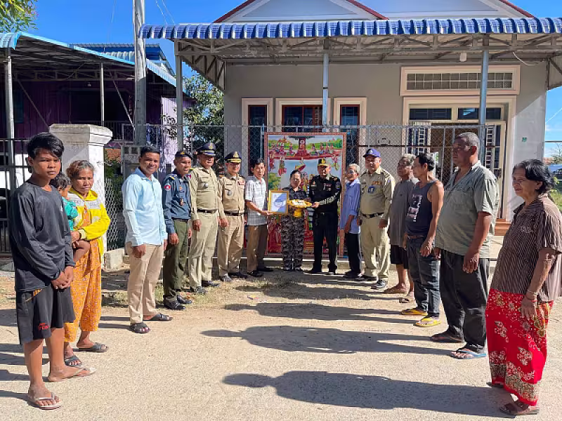 ស.អ.ក ខេត្តកំពង់ស្ពឺ នាំយកថវិកាបេឡាមរណសង្គ្រោះជូនគ្រួសារសពសមាជិកអតីតយុទ្ធជនមួយគ្រួសារ