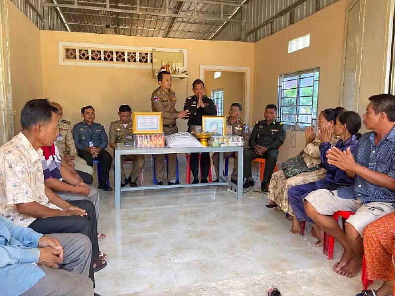 ស.អ.ក.ខេត្តតាកែវ នាំយកថវិកាបេឡាមរណសង្រ្គោះជូនគ្រួសារសពអតីតយុទ្ធជន៥គ្រួសារ - Image 3