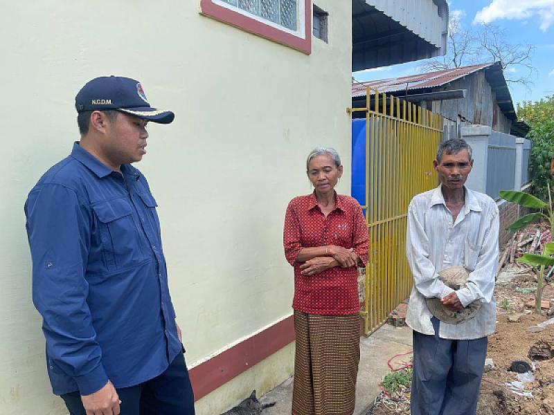 អំណោយសម្តេចកិត្តិព្រឹទ្ធបណ្ឌិត ប៊ុន រ៉ានី បានប្រគល់ជូនគ្រួសារយោធិនដែលជួបការលំបាក - Image 2