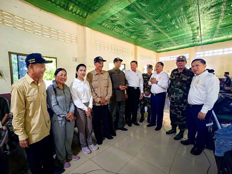 សមាគមឧកញ៉ាកម្ពុជា នាំយកថវិកាជូនកងទ័ពសម្រាកព្យាបាលរបួស ក្នុងខេត្តឧត្តរមានជ័យ - Image 9