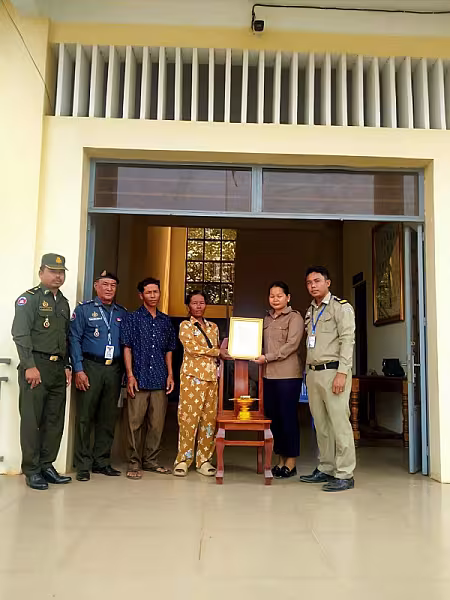 ស.អ.ក ខេត្តត្បូងឃ្មុំ នាំយកថវិកាបេឡាមរណសង្គ្រោះជូនដល់គ្រួសារនៃសពអតីតយុទ្ធជន០៨គ្រួសារ - Image 2