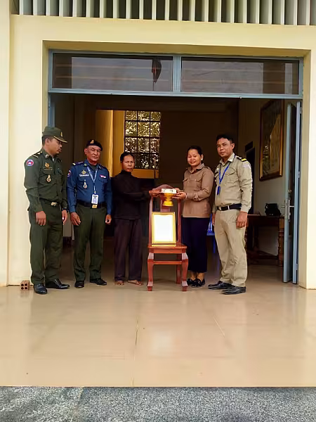 ស.អ.ក ខេត្តត្បូងឃ្មុំ នាំយកថវិកាបេឡាមរណសង្គ្រោះជូនដល់គ្រួសារនៃសពអតីតយុទ្ធជន០៨គ្រួសារ - Image 3