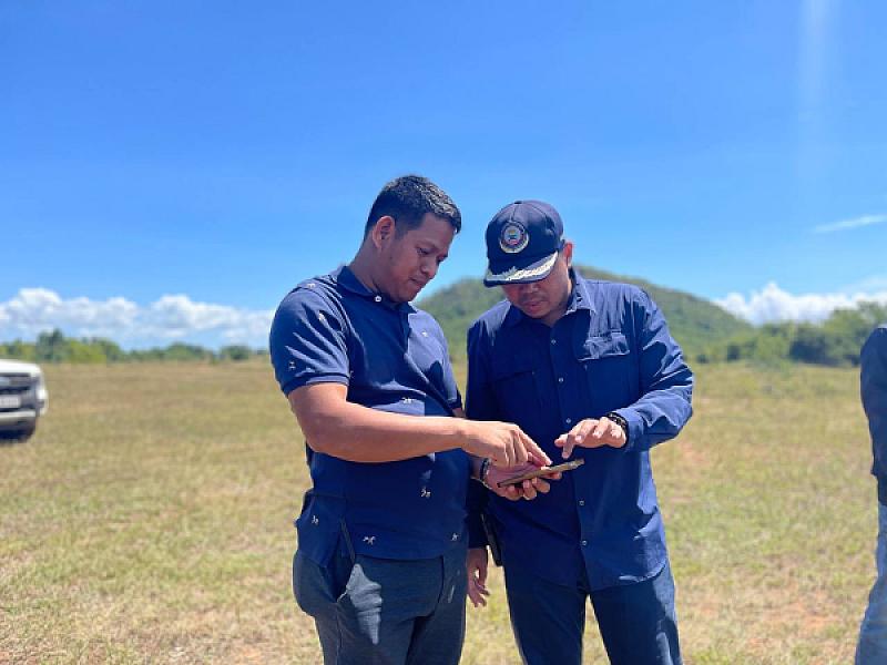 Cambodian Veterans Association working group inspects social land concessions to build houses for veterans