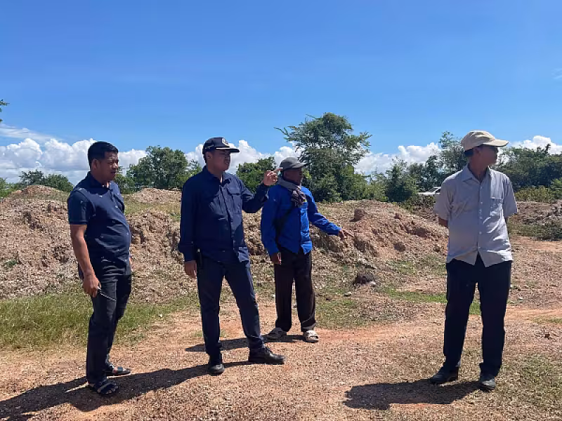 ក្រុមការងារសមាគមអតីតយុទ្ធជនកម្ពុជា ចុះពិនិត្យរៀបចំសម្បទានដីសង្គមកិច្ច ដើម្បីសាងសង់ផ្ទះជូនអតីតយុទ្ធជន - Image 7