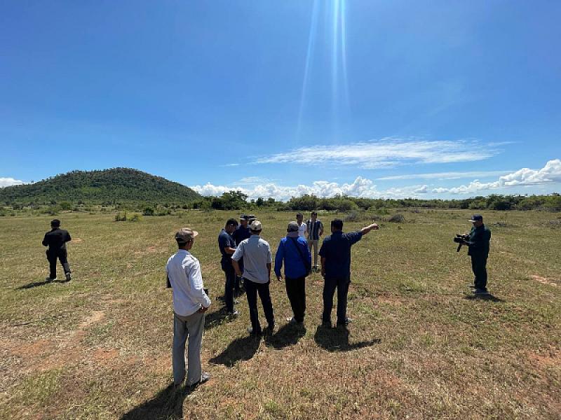 ក្រុមការងារសមាគមអតីតយុទ្ធជនកម្ពុជា ចុះពិនិត្យរៀបចំសម្បទានដីសង្គមកិច្ច ដើម្បីសាងសង់ផ្ទះជូនអតីតយុទ្ធជន - Image 8