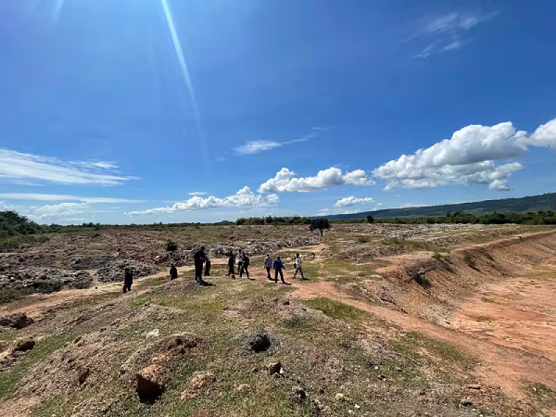ក្រុមការងារសមាគមអតីតយុទ្ធជនកម្ពុជា ចុះពិនិត្យរៀបចំសម្បទានដីសង្គមកិច្ច ដើម្បីសាងសង់ផ្ទះជូនអតីតយុទ្ធជន - Image 9