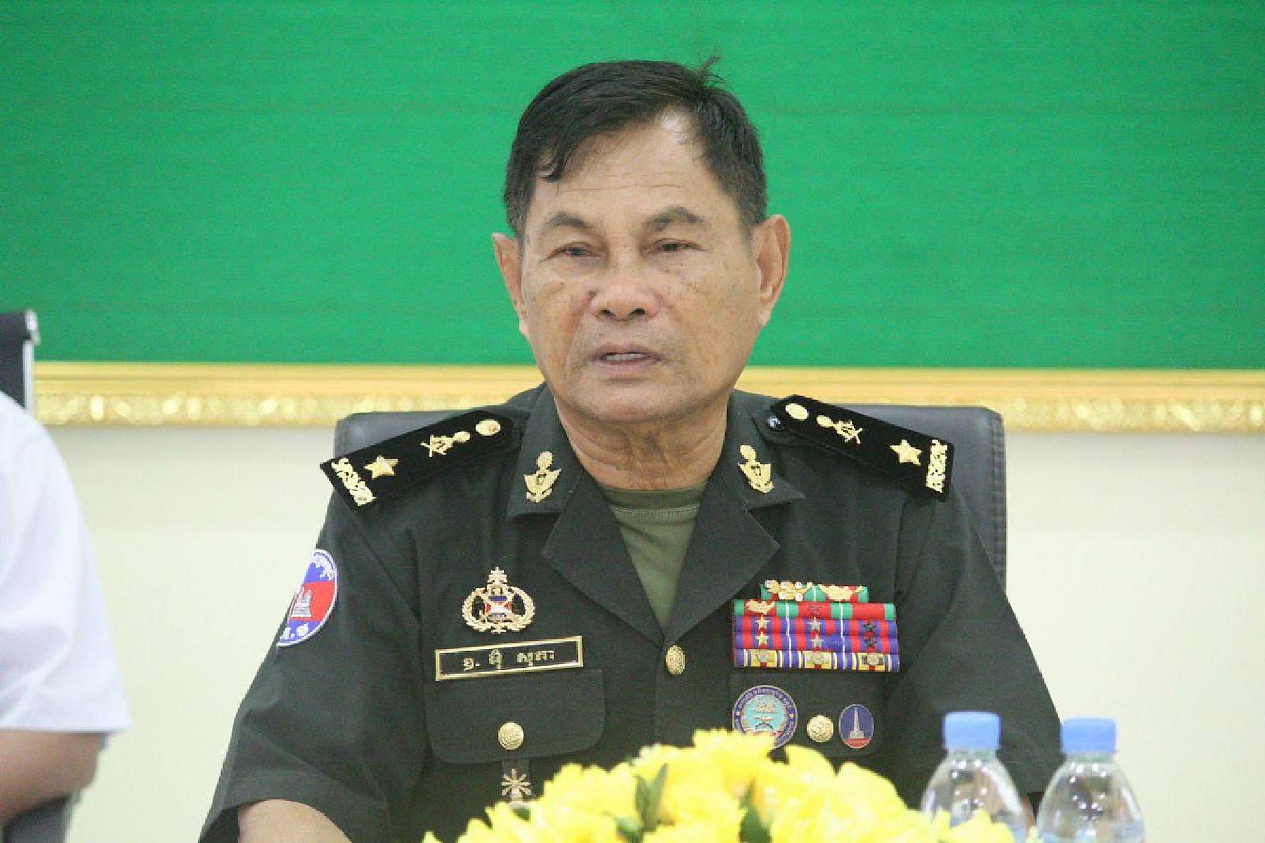 ស.អ.ក ខេត្តកំពង់ឆ្នាំង នាំយកថវិកាបេឡាមរណសង្រ្គោះជូនគ្រួសារសពអតីតយុទ្ធជន១៦គ្រួសារ