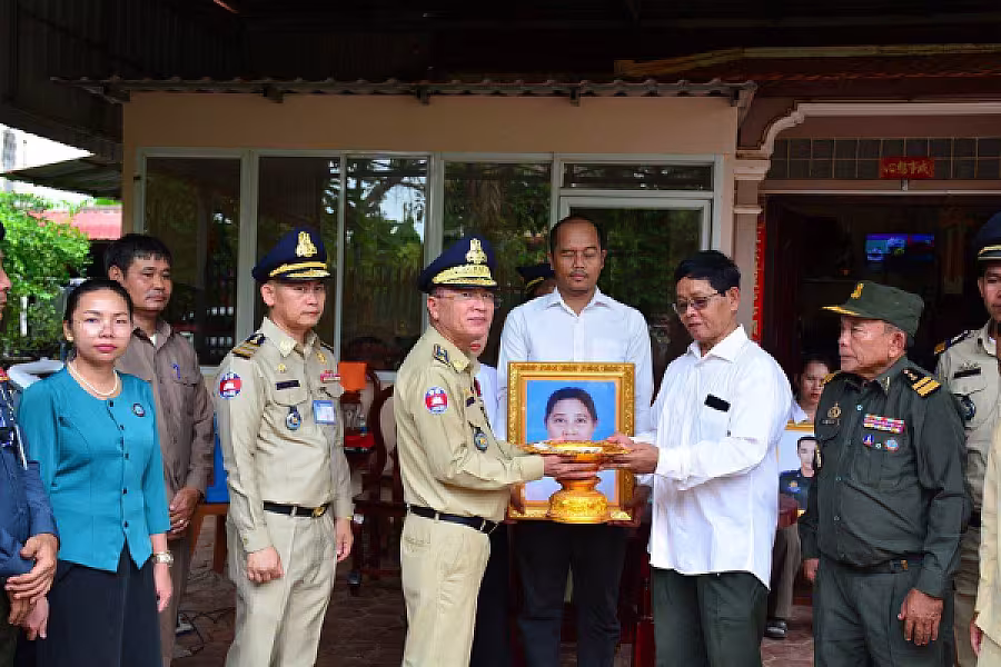 ស.អ.ក ខេត្តសៀមរាប នាំយកថវិកាបេឡាមរណសង្គ្រោះជូនគ្រួសារសពអតីតយុទ្ធជន ១១គ្រួសារ - Image 10