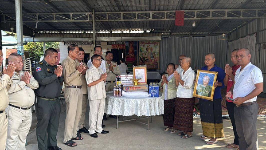 ស.អ.ក ខេត្តកណ្តាល នាំយកថវិកាបេឡាមរណសង្គ្រោះជូនដល់គ្រួសារសពអតីតយុទ្ធជនមួយគ្រួសារ - Image 4