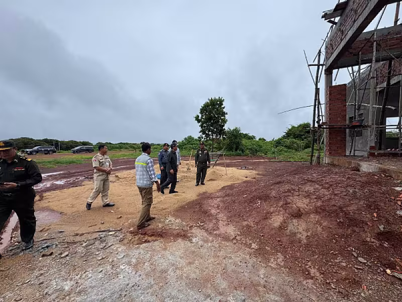 ឯកឧត្តម ឈៀ ស៊ីដារ៉ា ចុះពិនិត្យដំណើរការសាងសង់អគារស្នាក់ការ ស.អ.ក ខេត្តរតនគិរី - Image 6