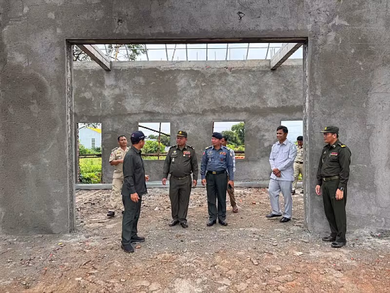 ឯកឧត្តម ឈៀ ស៊ីដារ៉ា ចុះពិនិត្យដំណើរការសាងសង់អគារស្នាក់ការ ស.អ.ក ខេត្តរតនគិរី - Image 8