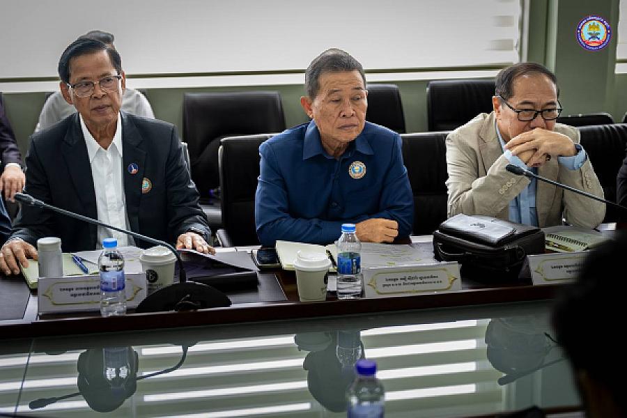 ឯកឧត្តមកិត្តិសង្គហបណ្ឌិត គន់ គីម ទេសរដ្ឋមន្រ្តី អនុប្រធាន និងជាអគ្គលេខាធិការសមាគមអតីតយុទ្ធជនកម្ពុជា បានអញ្ជើញដឹកនាំកិច្ចប្រជុំពិភាក្សាការងាររៀបចំមហាសន្និបាតវិសាមញ្ញតំណាងសមាគមអតីតយុទ្ធជនកម្ពុជា - Image 4