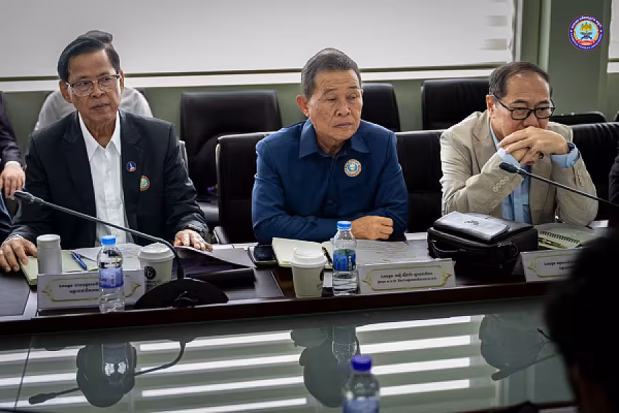 ឯកឧត្តមកិត្តិសង្គហបណ្ឌិត គន់ គីម ទេសរដ្ឋមន្រ្តី អនុប្រធាន និងជាអគ្គលេខាធិការសមាគមអតីតយុទ្ធជនកម្ពុជា បានអញ្ជើញដឹកនាំកិច្ចប្រជុំពិភាក្សាការងាររៀបចំមហាសន្និបាតវិសាមញ្ញតំណាងសមាគមអតីតយុទ្ធជនកម្ពុជា - Image 4