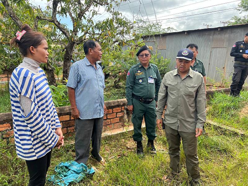 សម្តេចកិត្តិព្រឹទ្ធបណ្ឌិត ប៊ុន រ៉ានី ហ៊ុនសែន ចាត់តាំងក្រុមការងារចុះពិនិត្យស្ថានភាពគ្រួសារកងទ័ពជួរមុខជួបការលំបាក - Image 4
