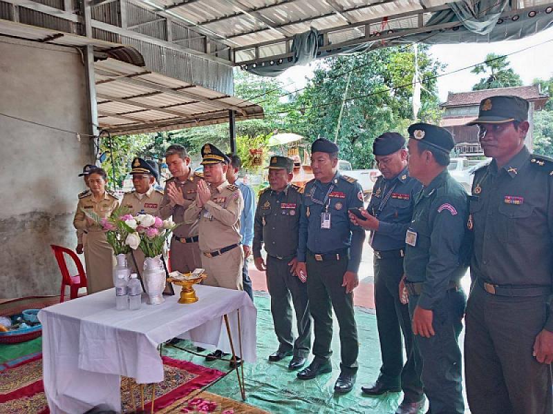 ស.អ.ក ខេត្តសៀមរាប នាំយកថវិកាបេឡាមរណសង្គ្រោះជូនដល់គ្រួសារនៃសពអតីតយុទ្ធជន៣គ្រួសារ - Image 2