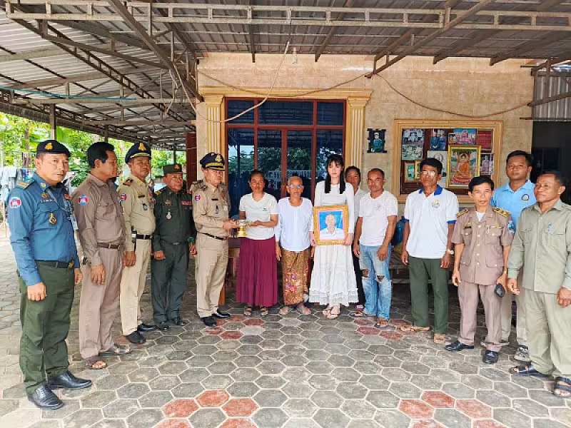 ស.អ.ក ខេត្តសៀមរាប នាំយកថវិកាបេឡាមរណសង្គ្រោះជូនដល់គ្រួសារនៃសពអតីតយុទ្ធជន៣គ្រួសារ - Image 9