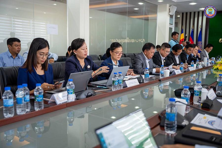 ឯកឧត្តមកិត្តិសង្គហបណ្ឌិត គន់ គីម ទេសរដ្ឋមន្រ្តី អនុប្រធាន និងជាអគ្គលេខាធិការសមាគមអតីតយុទ្ធជនកម្ពុជា បានអញ្ជើញដឹកនាំកិច្ចប្រជុំពិភាក្សាការងាររៀបចំមហាសន្និបាតវិសាមញ្ញតំណាងសមាគមអតីតយុទ្ធជនកម្ពុជា - Image 8