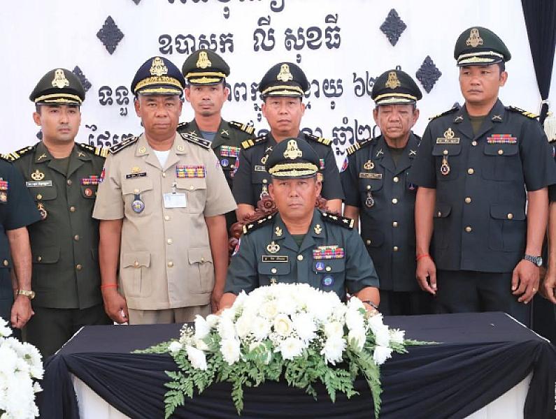 ឧត្តមសេនីយ៍ត្រី នៃ និយម ដឹកនាំក្រុមការងារចូលគោរពវិញ្ញាណក្ខន្ធលោកអនុប្រធានអចិន្ត្រៃយ៍ ស.អ.ក ខេត្តកណ្ដាល  - Image 3